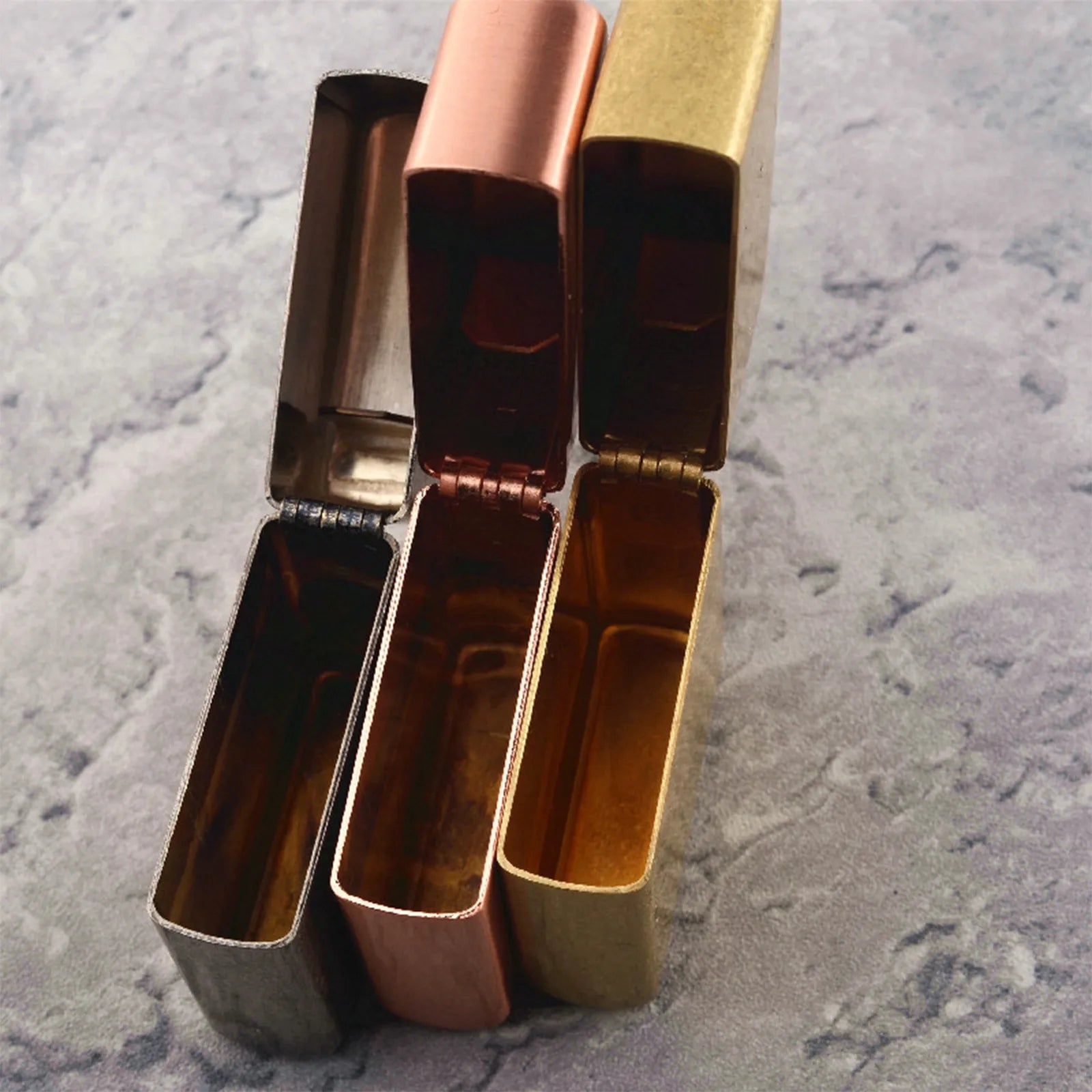 Lighter Cigarette Case Copper Dustproof Moistureproof Universal Lighter Case High-End Lighter Accessories Men Gift